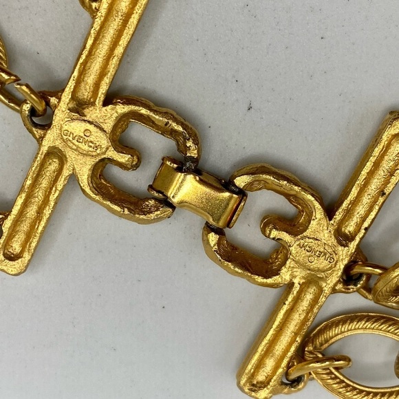 Vintage GIVENCHY RARE Triple Rope Gold Plate Chain Runway Green Stone Necklace - Picture 7 of 9